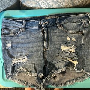 JUST USA Avalyn distressed shorts